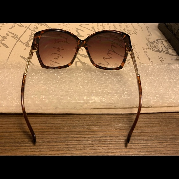 Jessica SIMPSON Tortoise Shell, sunglasses.. NWNT - Picture 5 of 11